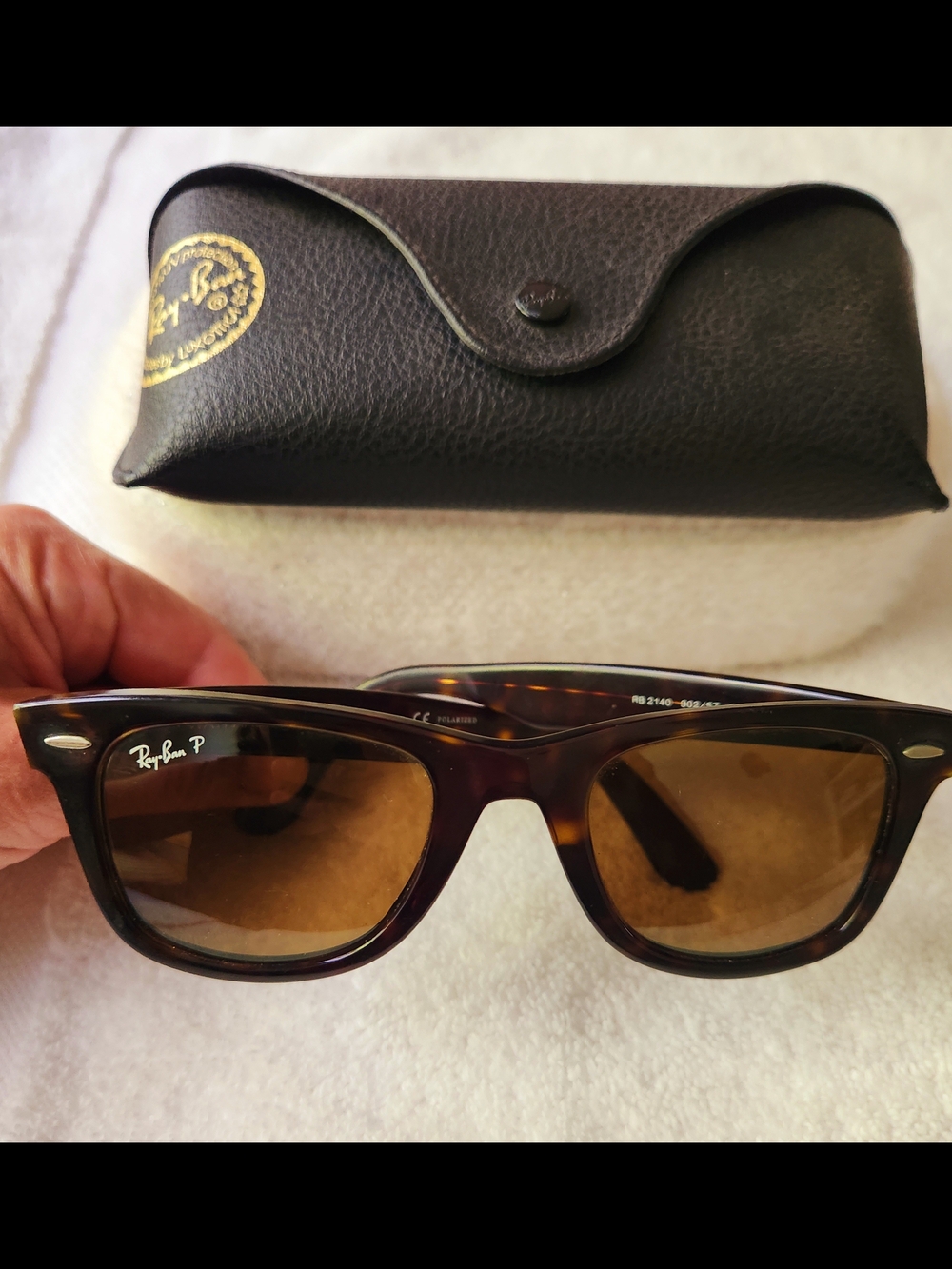 Ray-Ban Wayfarer Sunglasses in Tortoise with Polarized Brown Lenses
